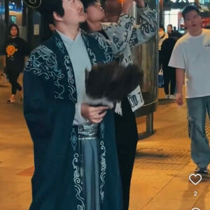 Trang phục gia cát lượng cho thuê